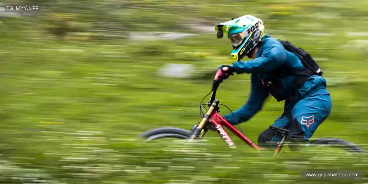 🎮 虚拟看台，弹幕狂欢，